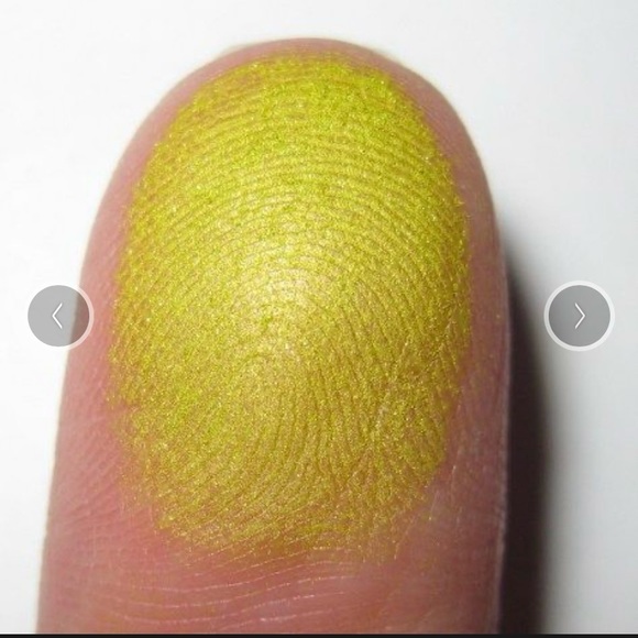 MAC Long Wearing 8 Hours Highly Pigmented Pressed Eyeshadow- Eyepopping /Satin - Picture 6 of 7